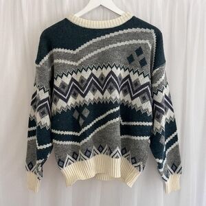 Men's Gray and Cream Patterned Sweater